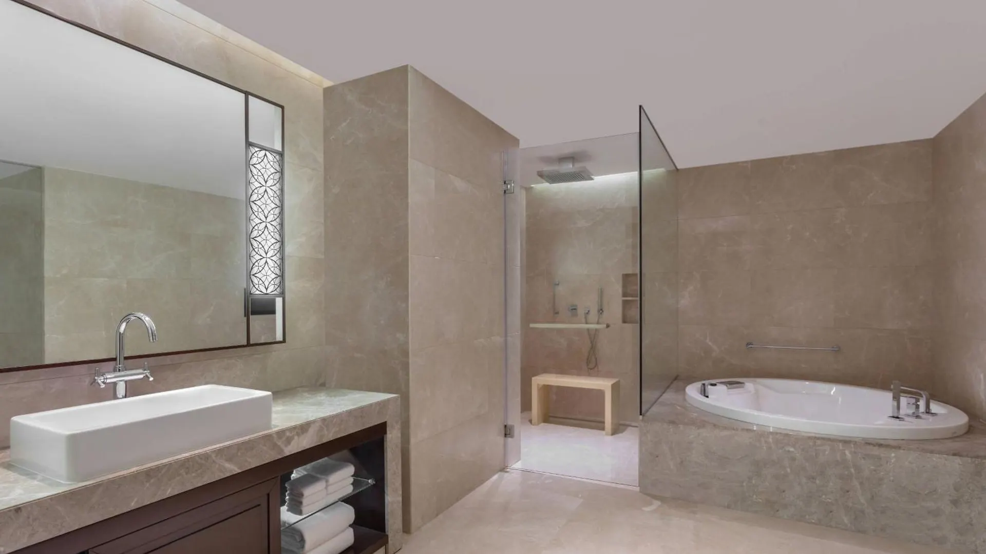 Kochi Marriott Hotel 5*,